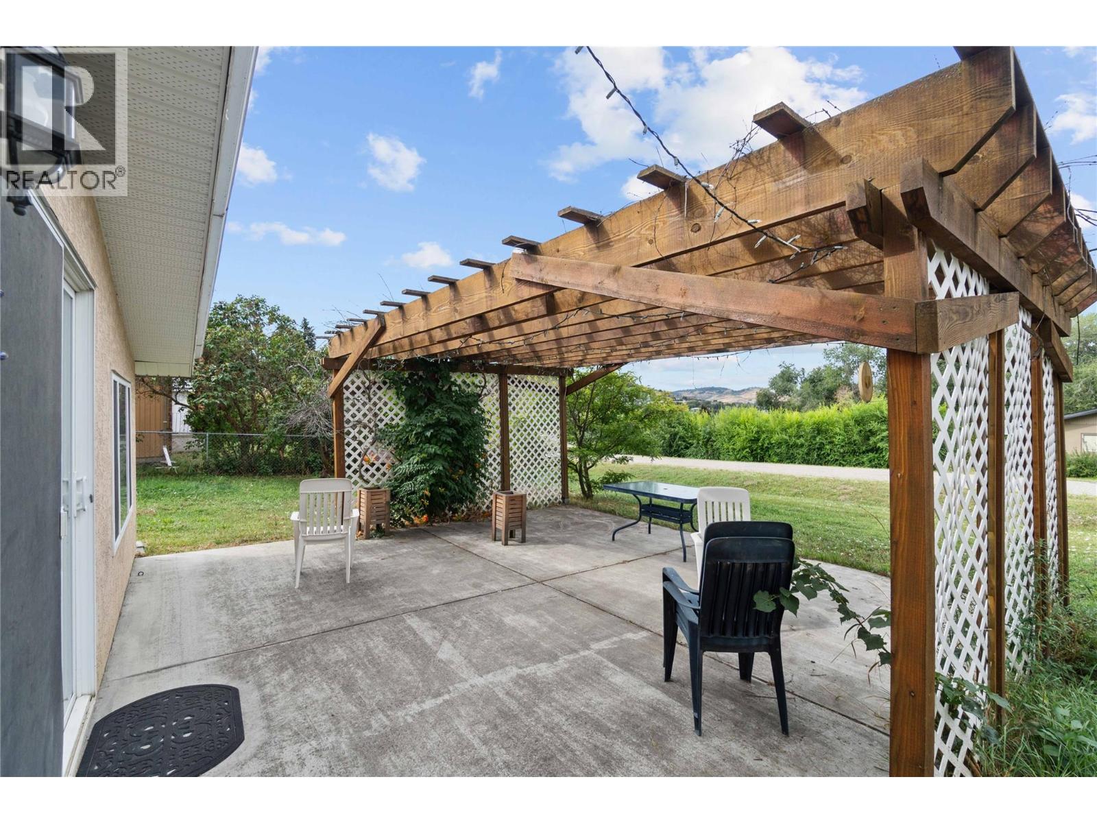 616 Decosmos Road, Vernon, British Columbia  V1B 3A9 - Photo 5 - 10358754