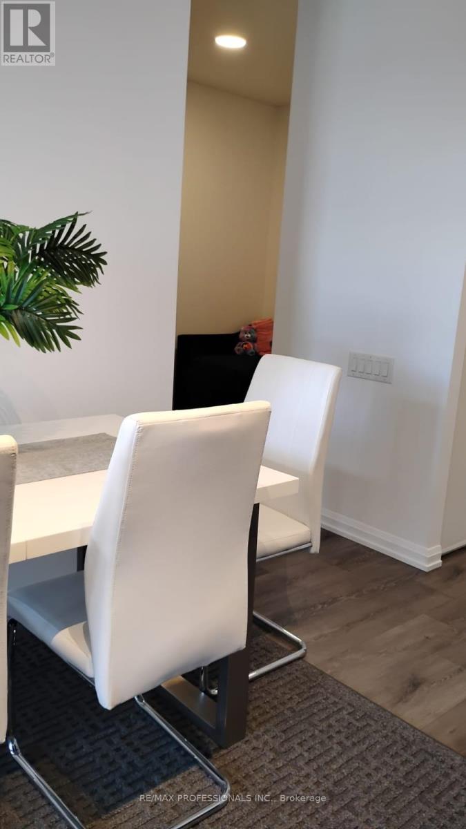 504 - 4208 Dundas Street W, Toronto (Edenbridge-Humber Valley), Ontario  M8X 0B1 - Photo 2 - W12358248