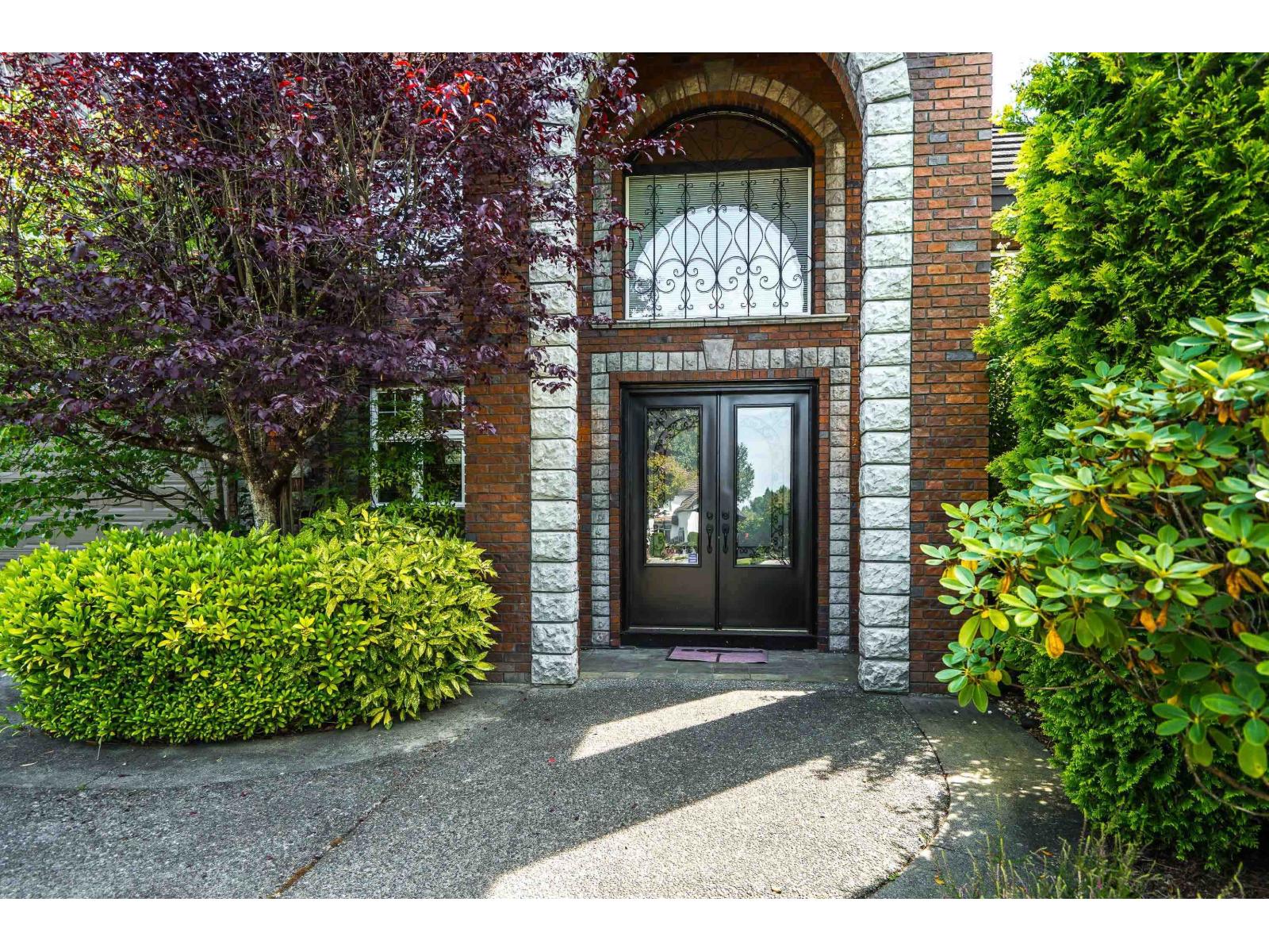 Property at 11324 161 STREET image 4