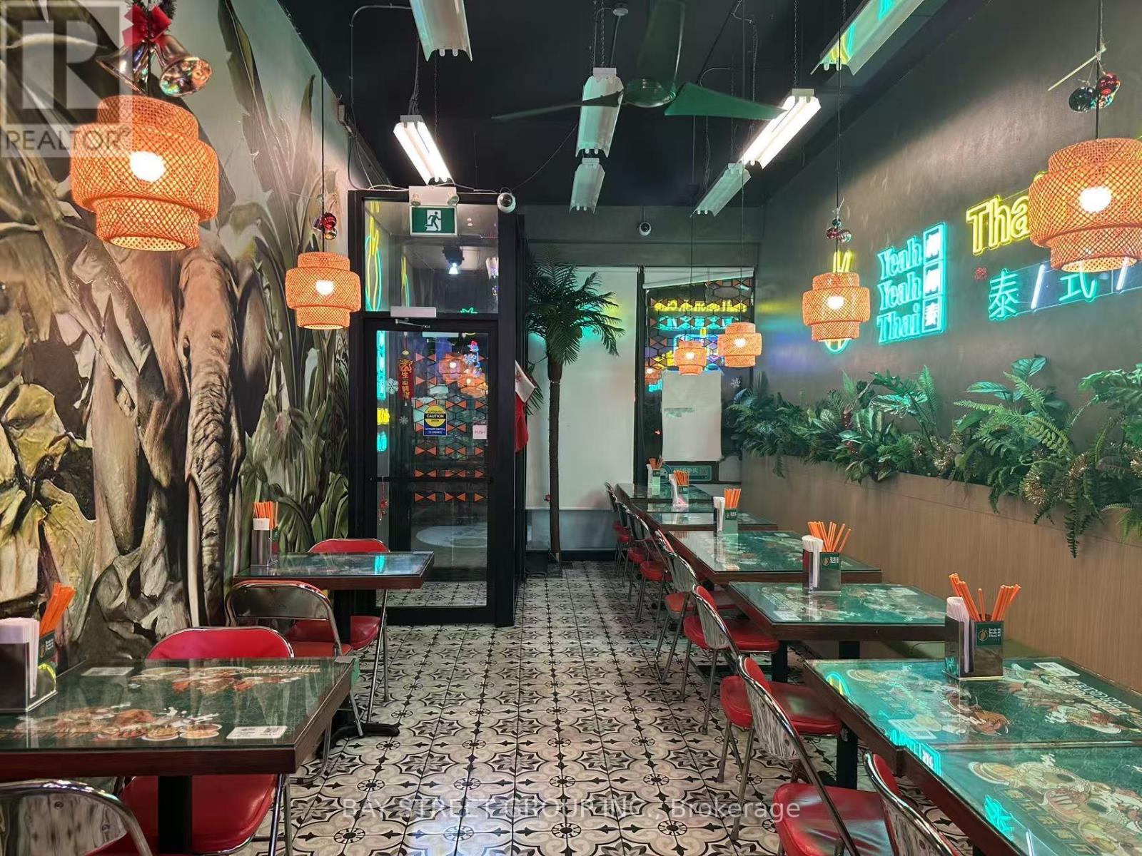 382 Spadina Avenue, Toronto (Kensington-Chinatown), Ontario  M5T 2G5 - Photo 3 - C12358276