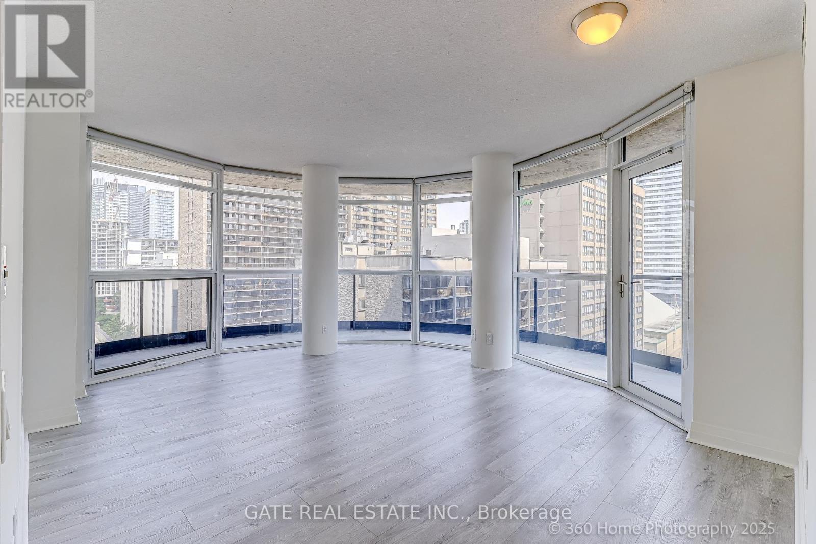 1705 - 21 Carlton Street, Toronto (Church-Yonge Corridor), Ontario  M5B 1L3 - Photo 3 - C12358280