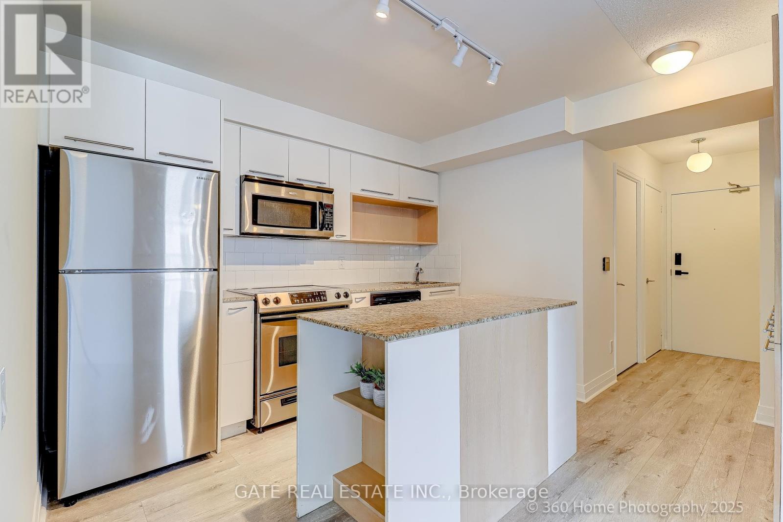 1705 - 21 Carlton Street, Toronto (Church-Yonge Corridor), Ontario  M5B 1L3 - Photo 4 - C12358280