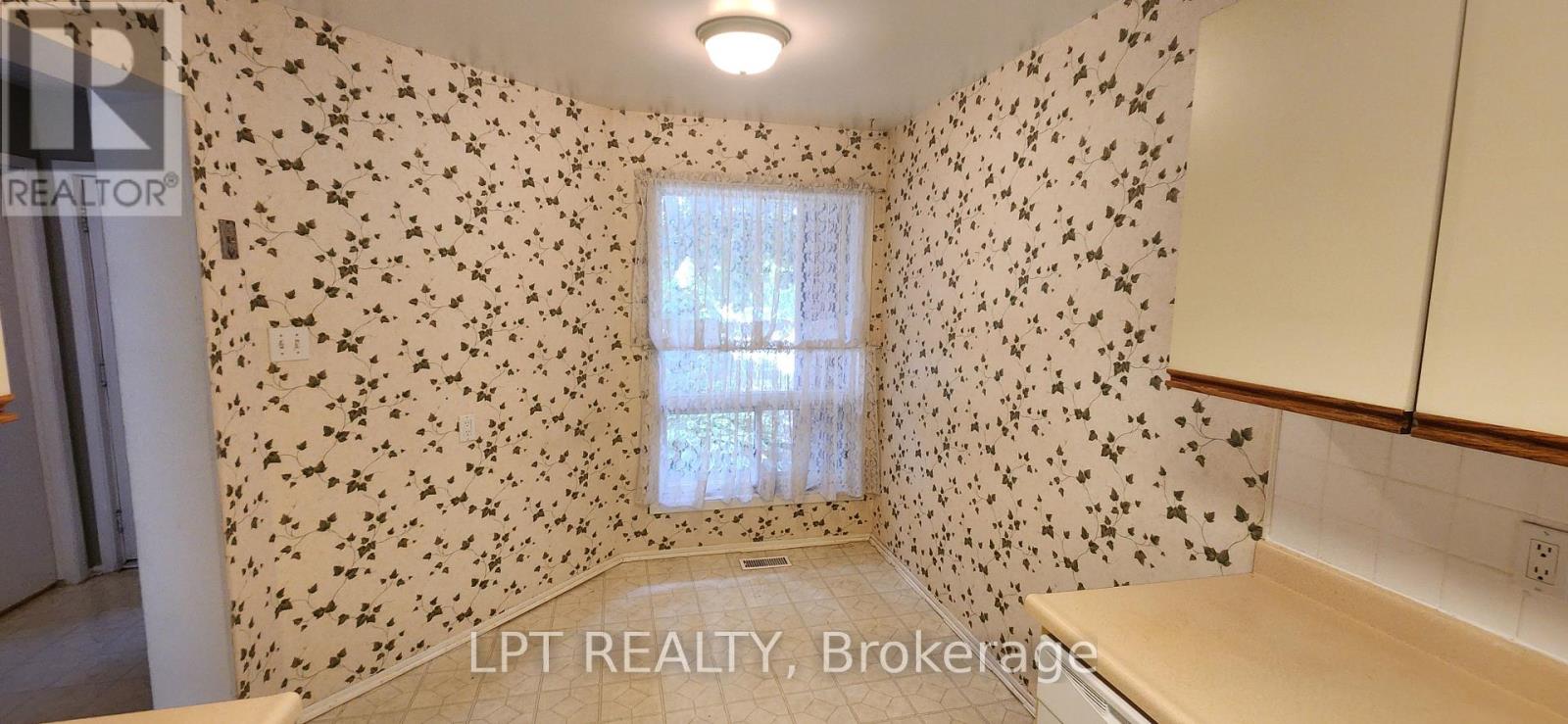 148 Pickwick Drive, Ottawa, Ontario  K2J 3C8 - Photo 9 - X12358305