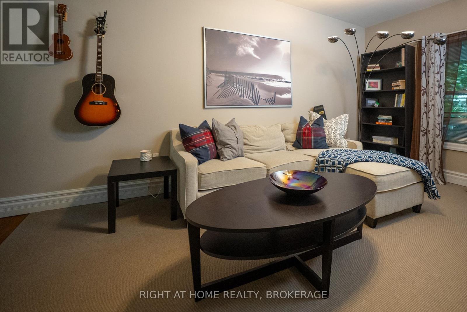 88 Chaplin Avenue, St. Catharines, Ontario  L2R 2E7 - Photo 7 - X12358318