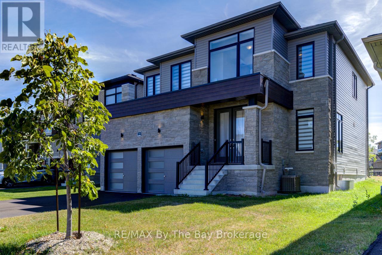 163 Rosanne Circle, Wasaga Beach, Ontario  L9Z 0N1 - Photo 2 - S12358314