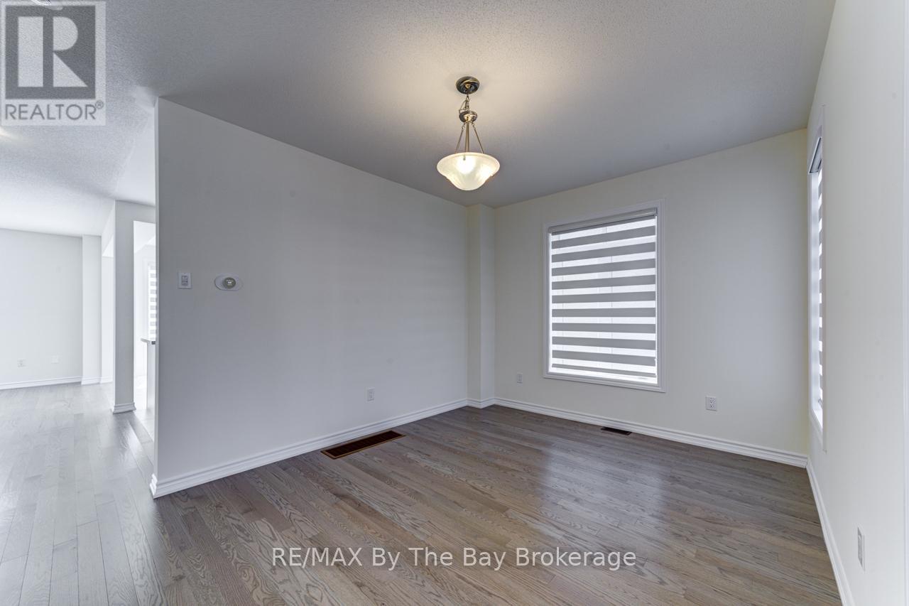 163 Rosanne Circle, Wasaga Beach, Ontario  L9Z 0N1 - Photo 7 - S12358314