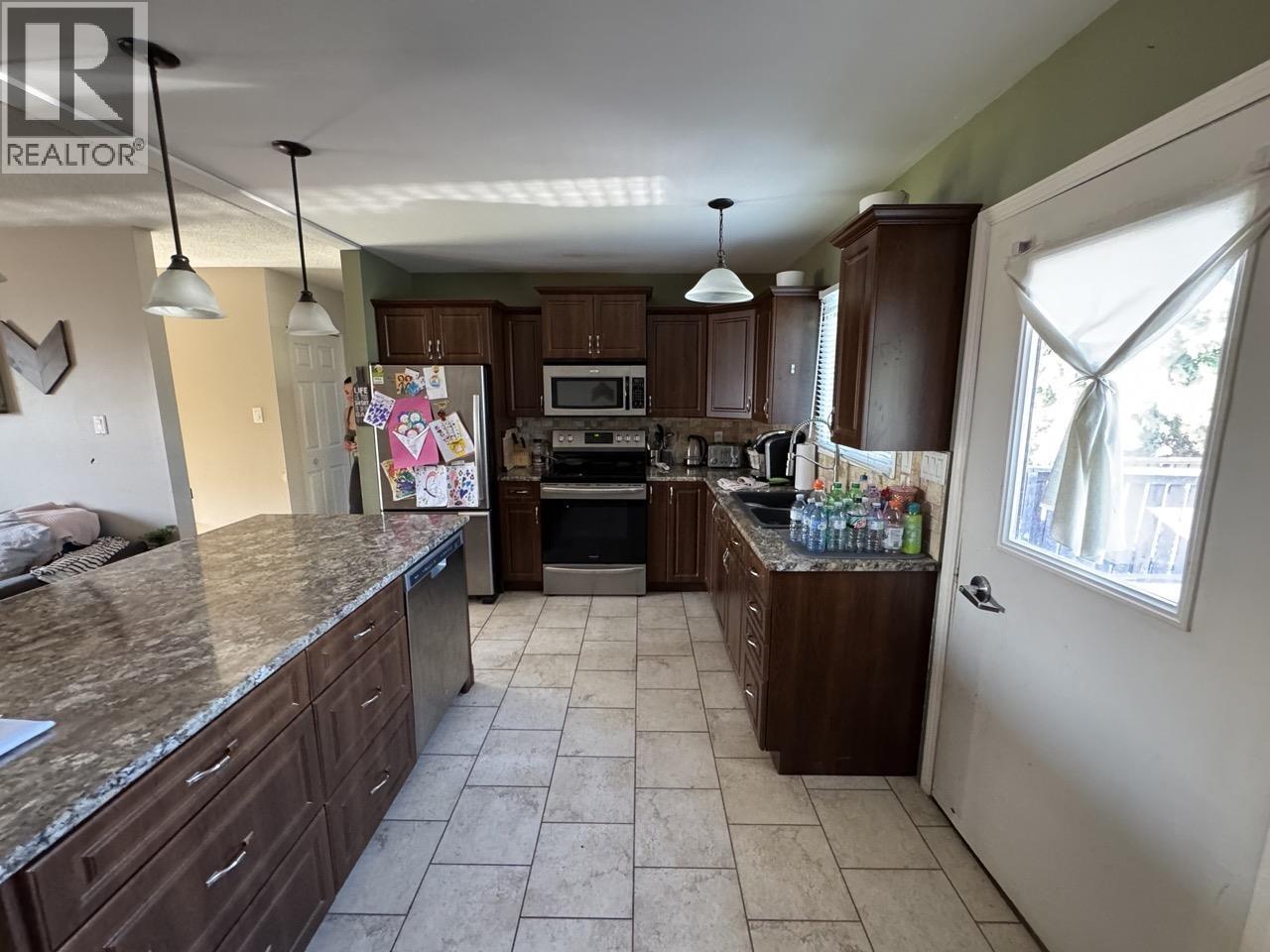 8911 91 Street, Fort St. John, British Columbia  V1J 4T4 - Photo 9 - R3039525