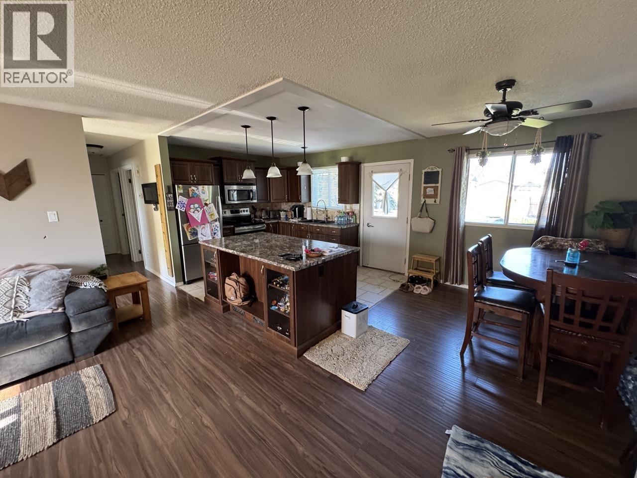 8911 91 Street, Fort St. John, British Columbia  V1J 4T4 - Photo 7 - R3039525