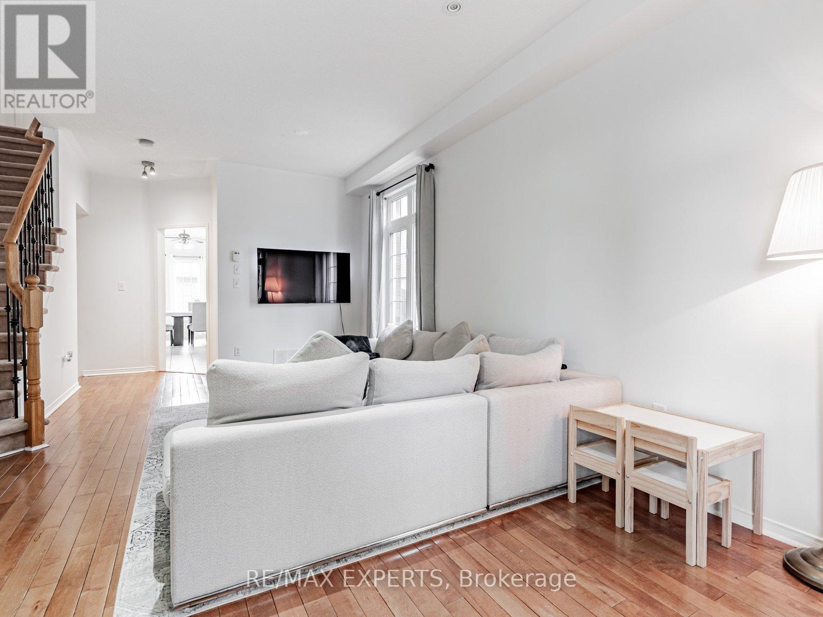 63 Rainbow Valley Crescent, Markham, Ontario  L6E 1M2 - Photo 6 - N12358293