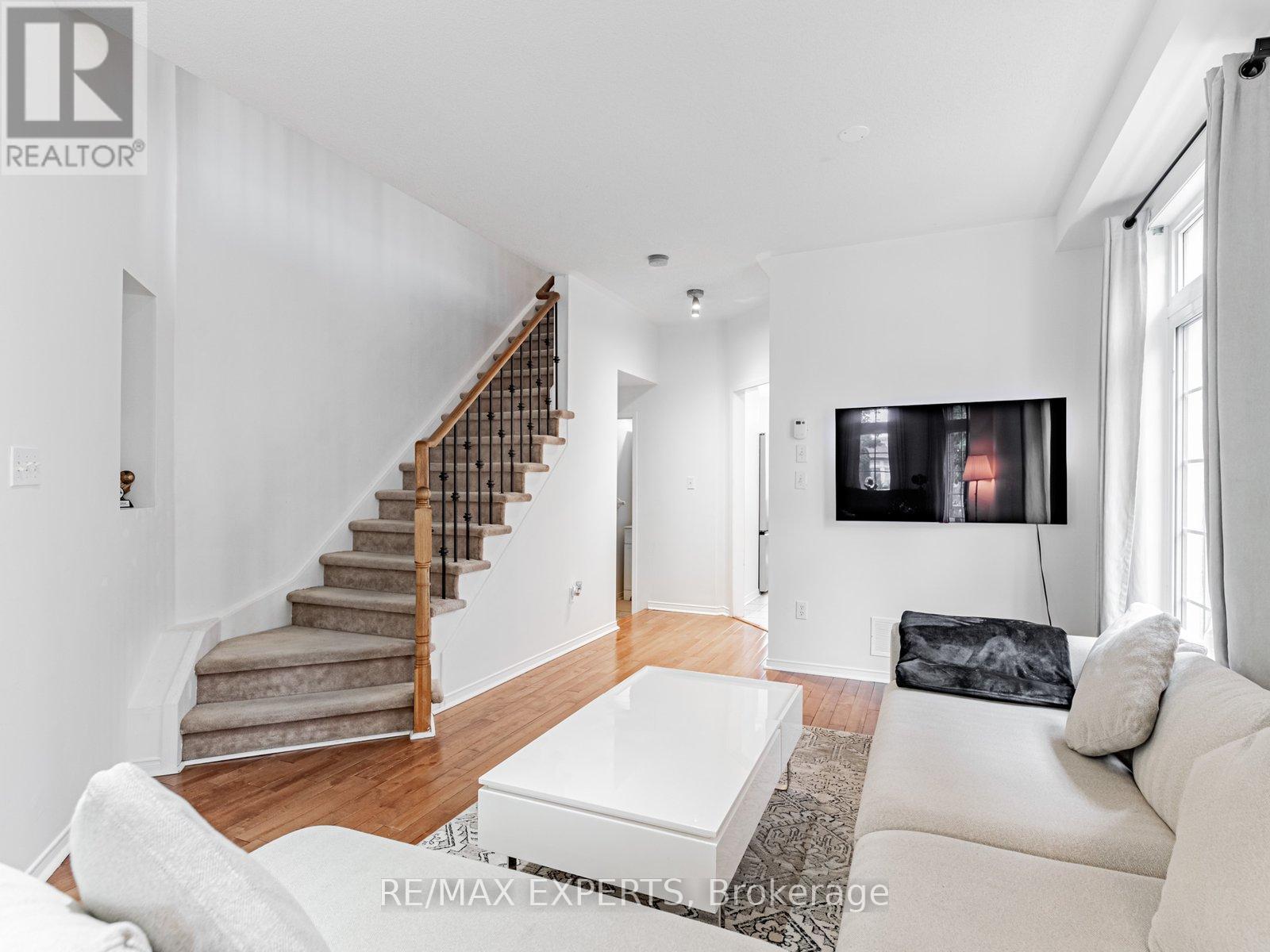 63 Rainbow Valley Crescent, Markham, Ontario  L6E 1M2 - Photo 7 - N12358293