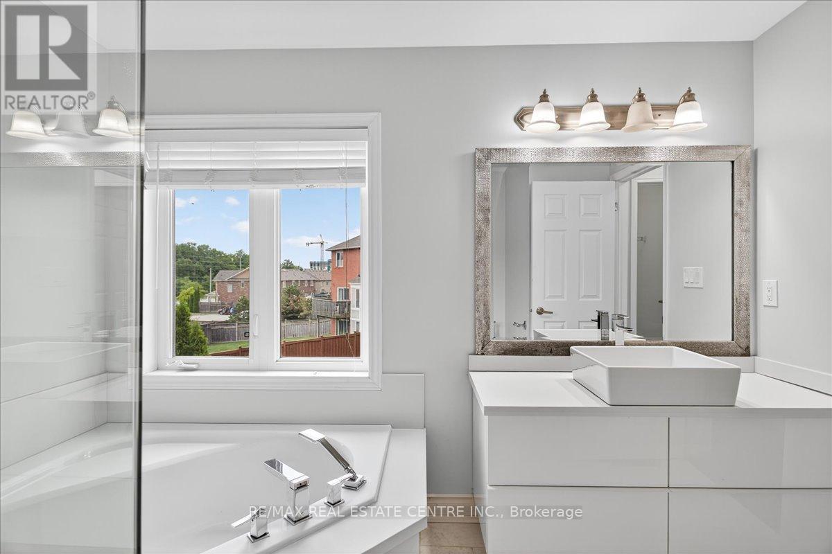 980 Clark Boulevard, Milton, Ontario  L9T 6P6 - Photo 23 - W12358309