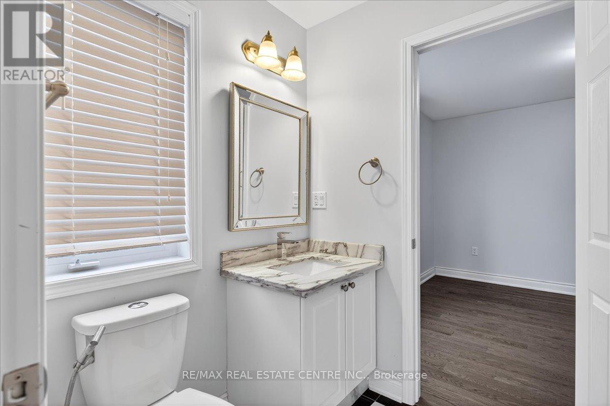 980 Clark Boulevard, Milton, Ontario  L9T 6P6 - Photo 32 - W12358309