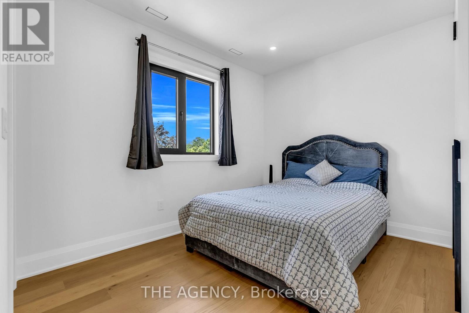 9 Earl Street, Mississauga, Ontario  L5M 1N6 - Photo 30 - W12358317