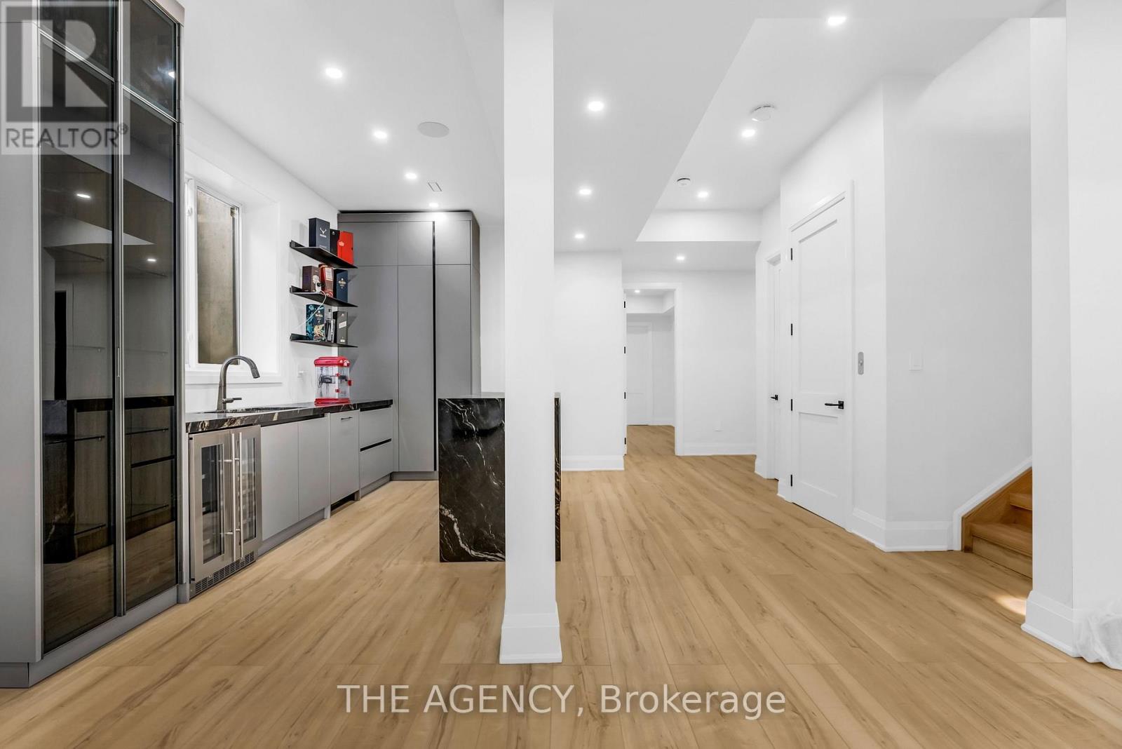 9 Earl Street, Mississauga, Ontario  L5M 1N6 - Photo 40 - W12358317