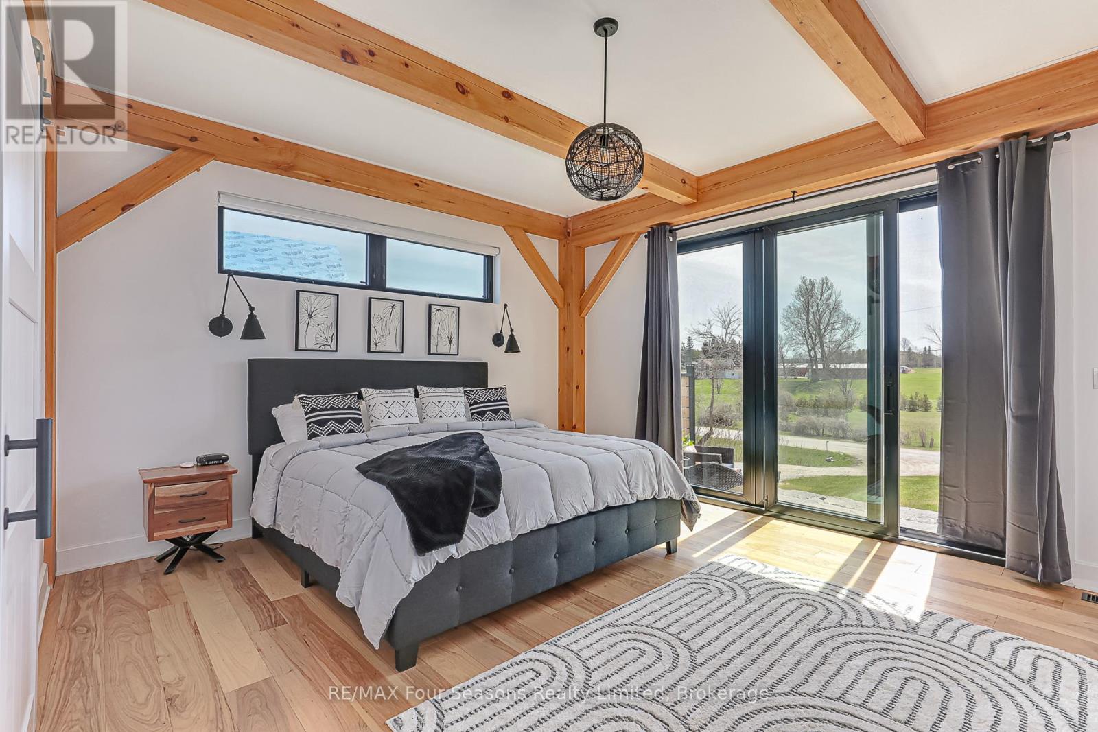 113 Slabtown Road W, Blue Mountains, Ontario  N0H 1J0 - Photo 15 - X12119141