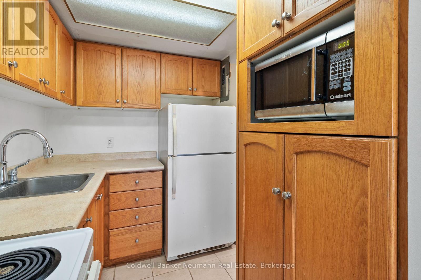 301 - 105 Conroy Crescent, Guelph (Dovercliffe Park/old University), Ontario  N1G 2V5 - Photo 11 - X12358346