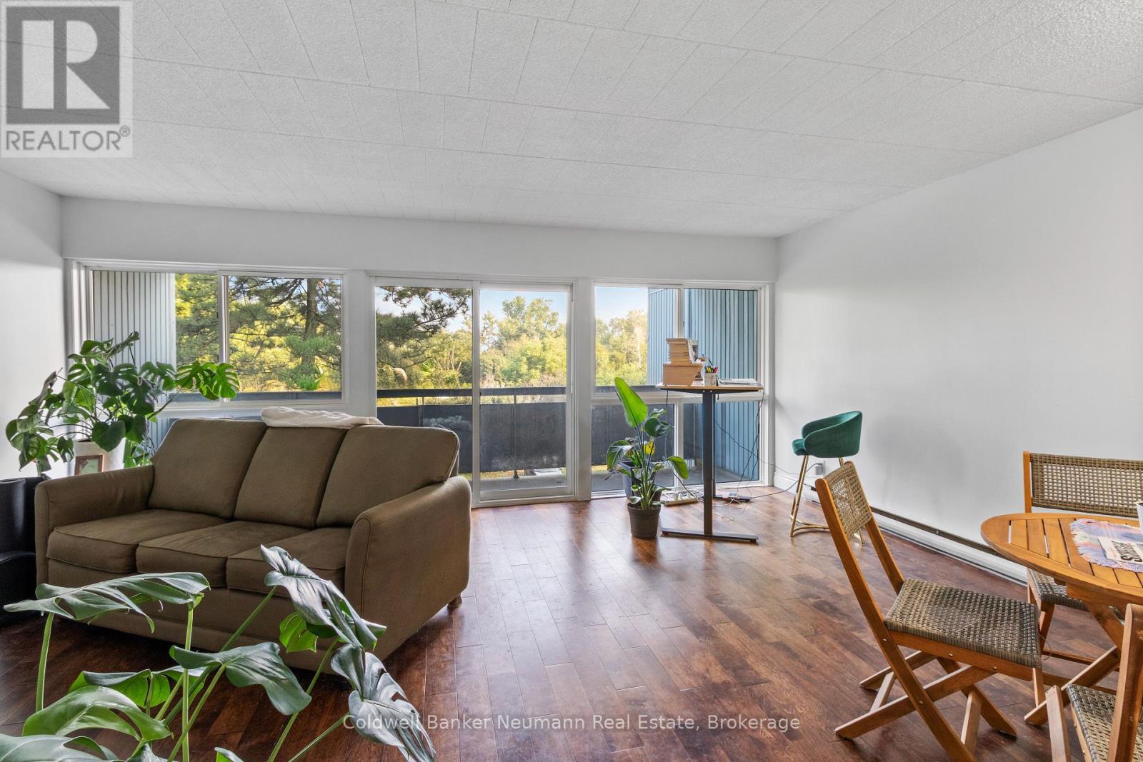 301 - 105 Conroy Crescent, Guelph (Dovercliffe Park/old University), Ontario  N1G 2V5 - Photo 8 - X12358346