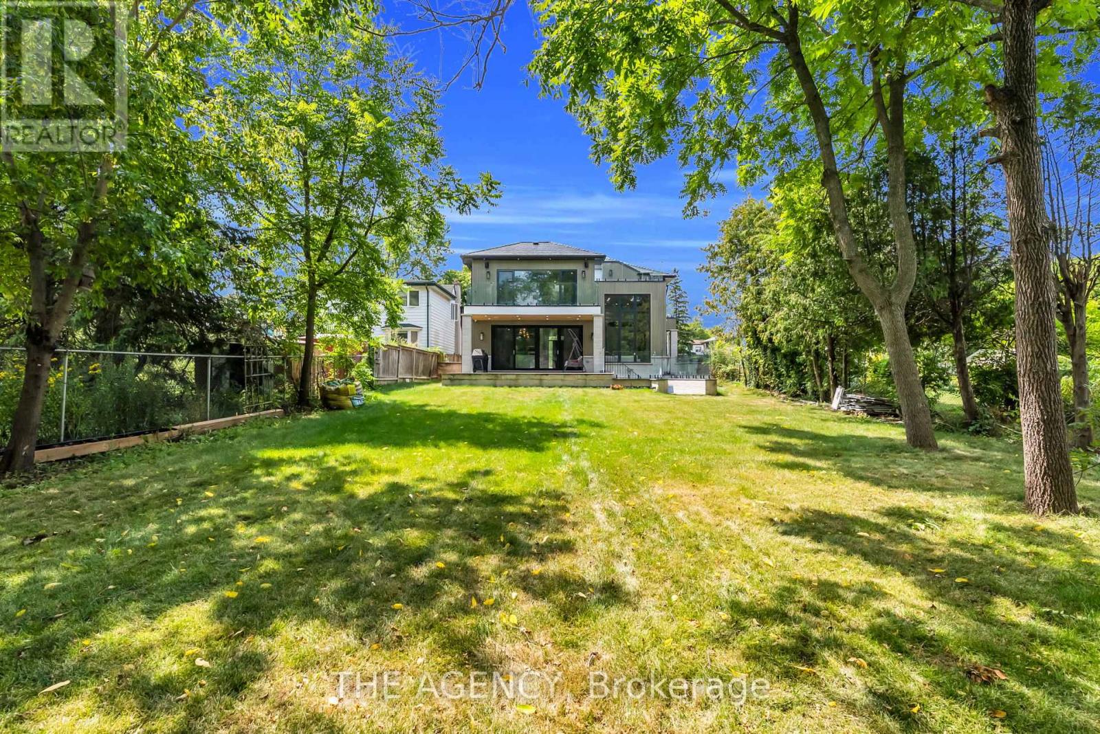 9 Earl Street, Mississauga, Ontario  L5M 1N6 - Photo 50 - W12358317