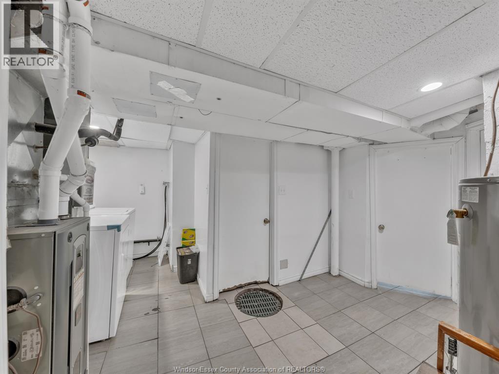 417 Bridge, Windsor, Ontario  N9B 2M3 - Photo 13 - 25021291