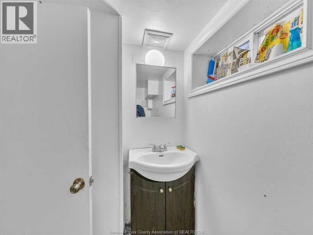 417 Bridge, Windsor, Ontario  N9B 2M3 - Photo 18 - 25021291