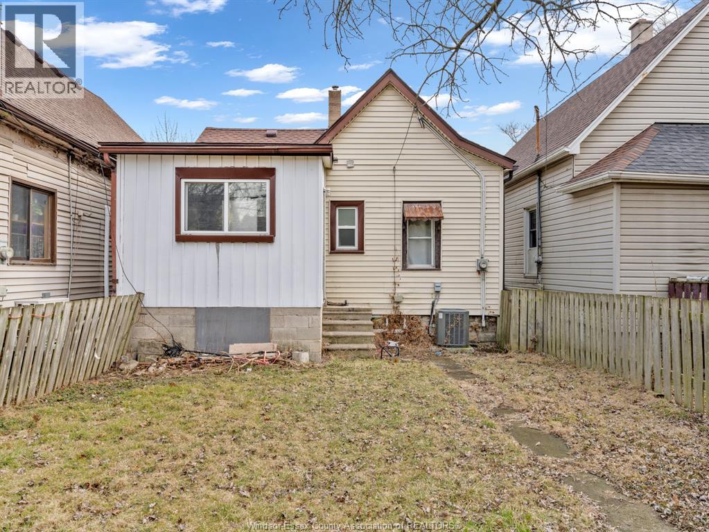 417 Bridge, Windsor, Ontario  N9B 2M3 - Photo 26 - 25021291