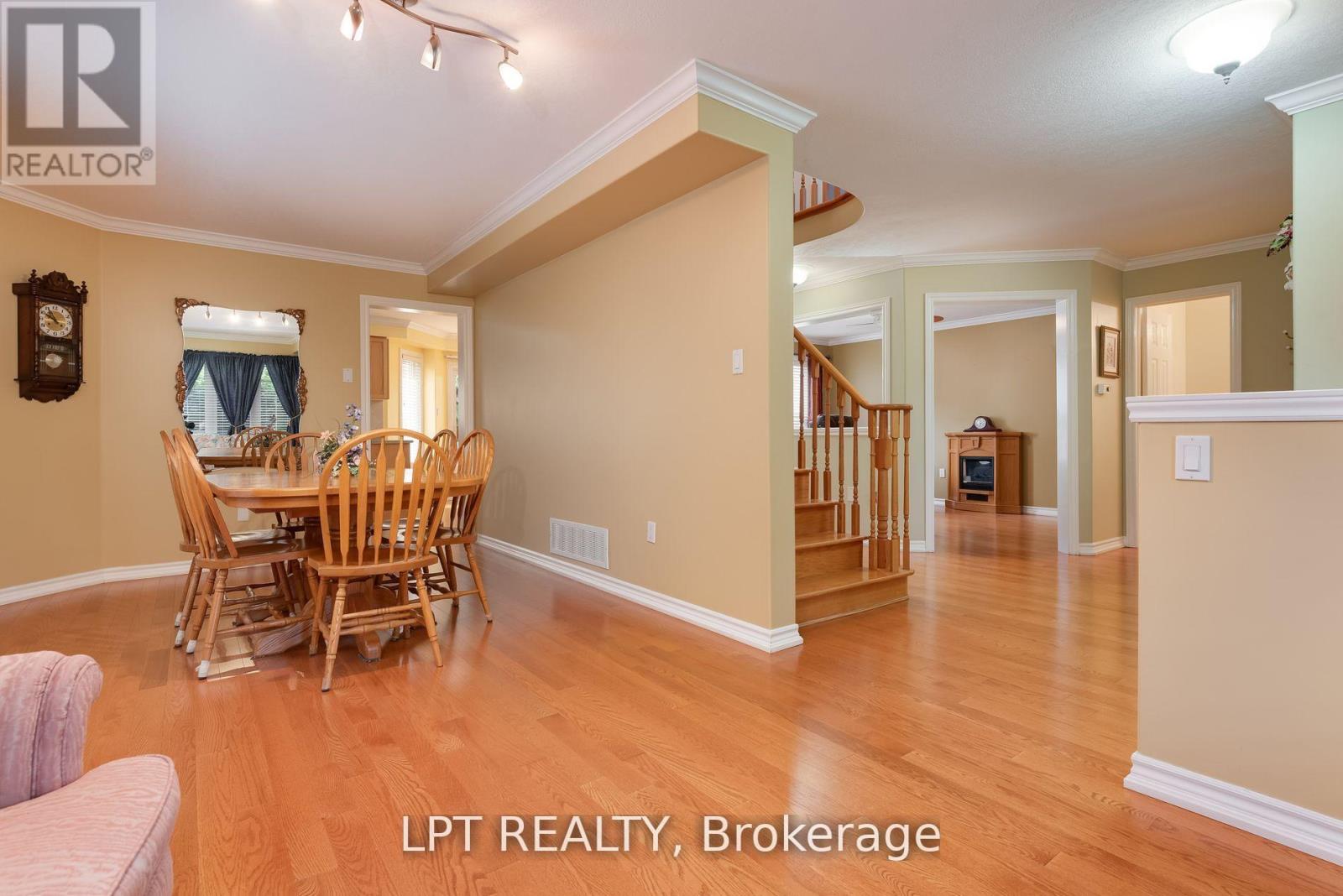 25 Dunnett Drive, Barrie, Ontario  L4N 0J7 - Photo 17 - S12358337