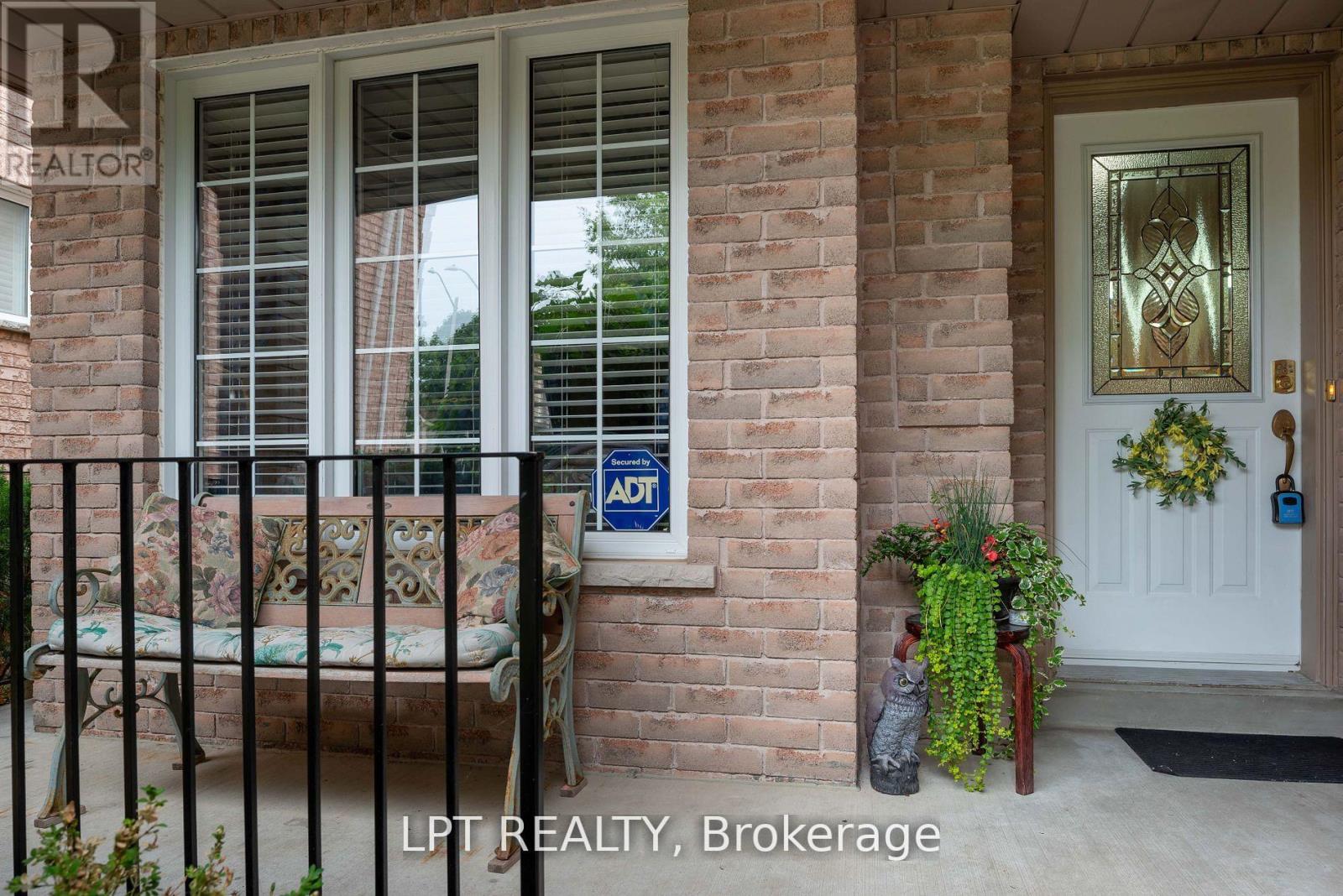 25 Dunnett Drive, Barrie, Ontario  L4N 0J7 - Photo 4 - S12358337