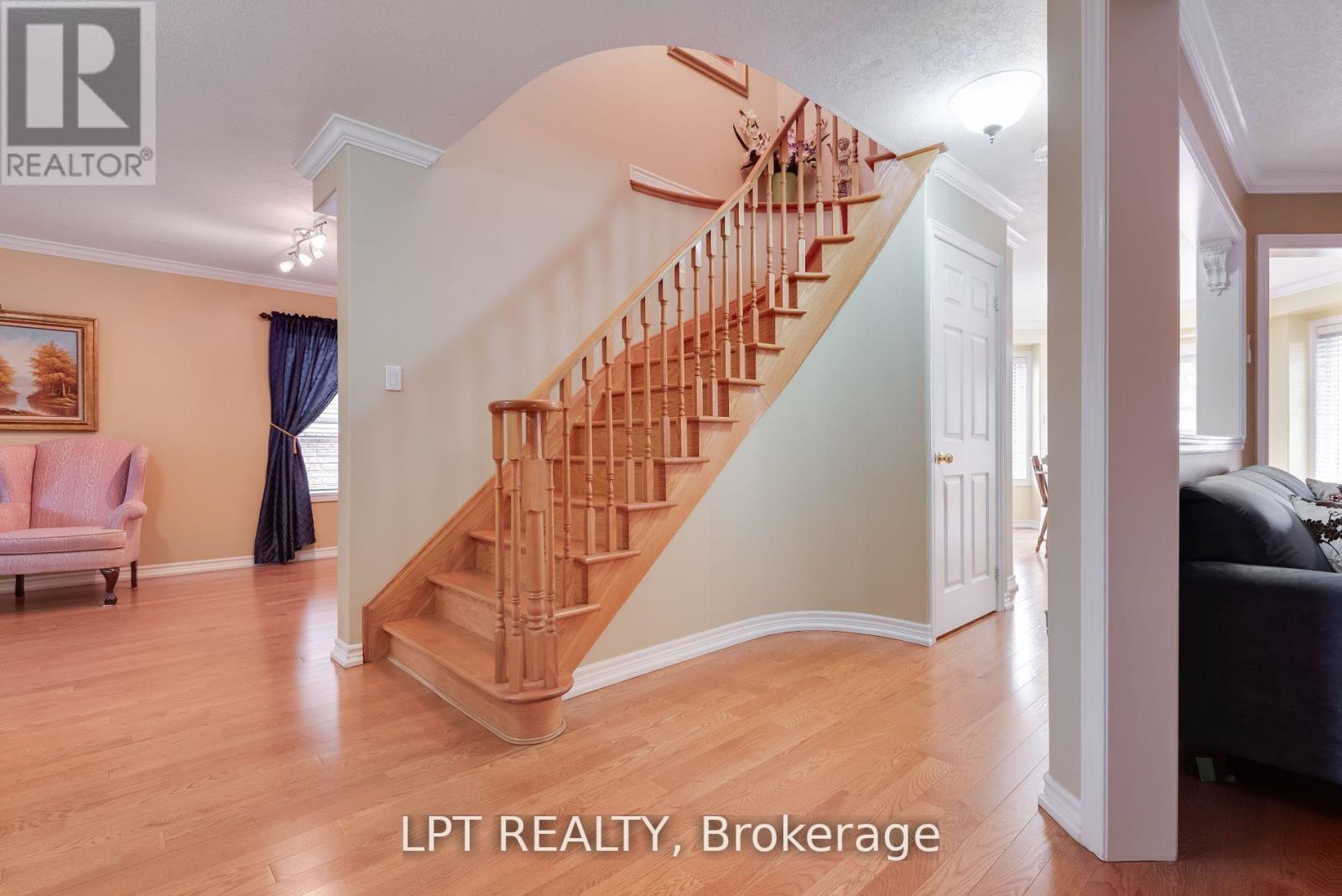 25 Dunnett Drive, Barrie, Ontario  L4N 0J7 - Photo 7 - S12358337