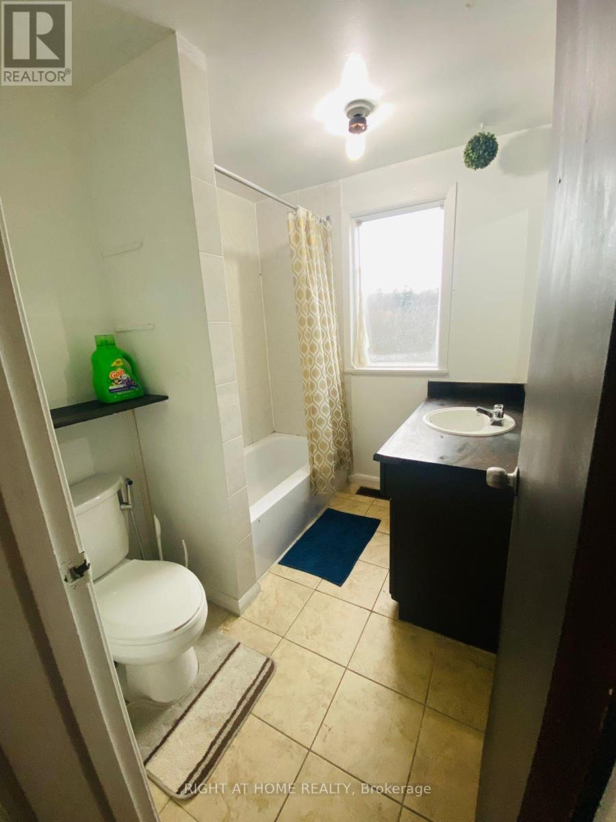 #4 - 2123 Lawrence Avenue W, Toronto, Ontario  M9M 1H7 - Photo 11 - W12358347