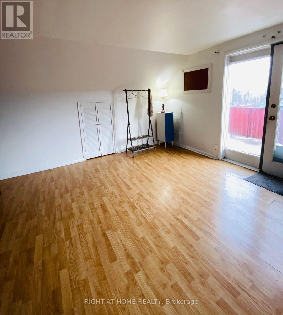 #4 - 2123 Lawrence Avenue W, Toronto, Ontario  M9M 1H7 - Photo 5 - W12358347