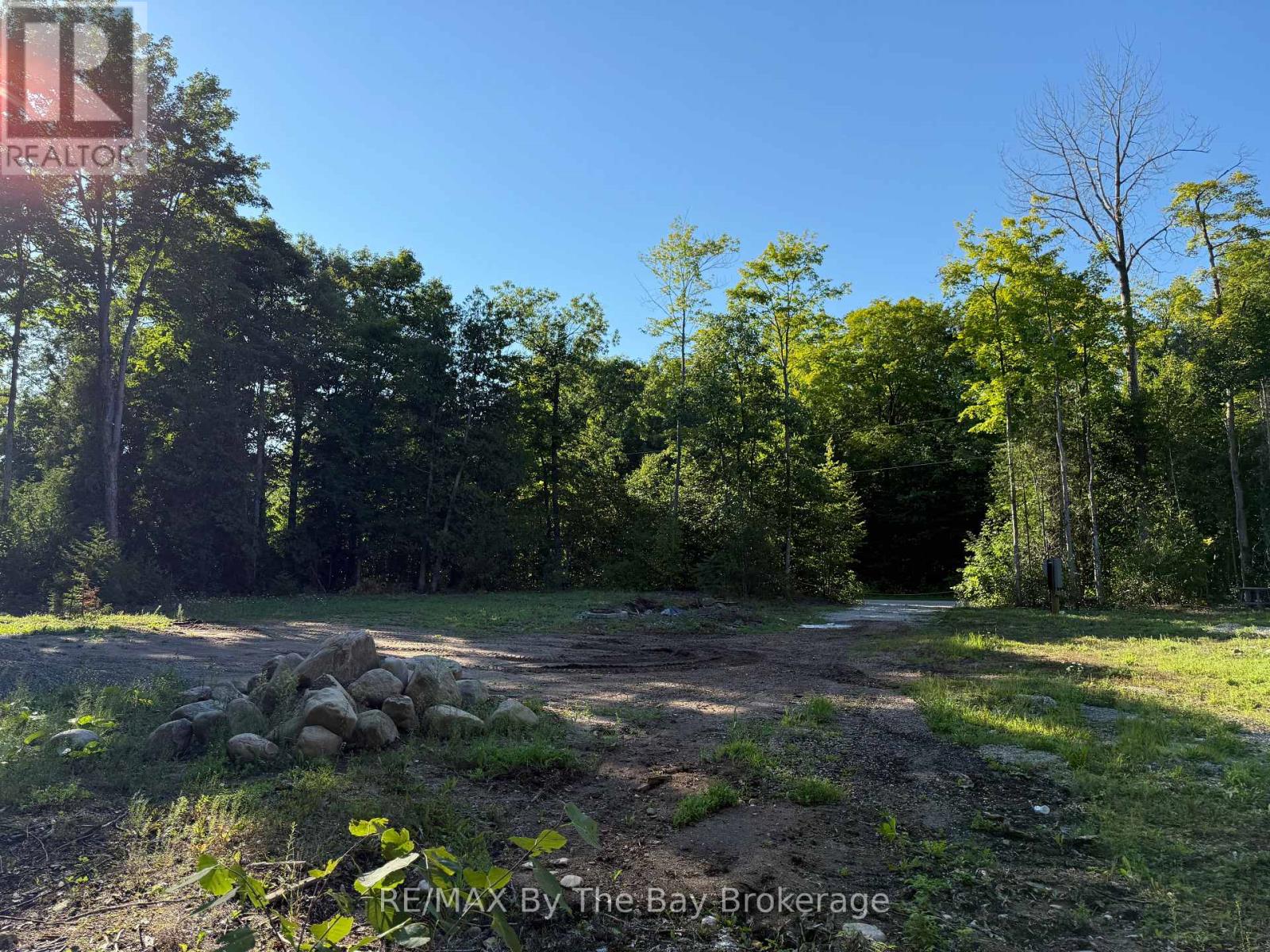 909 17 Concession, Tiny, Ontario  L0L 2J0 - Photo 6 - S12358366
