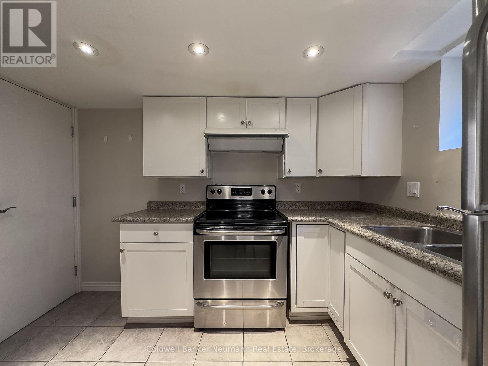 Lower - 17 Ottawa Crescent, Guelph, Ontario  N1E 2A4 - Photo 10 - X12358381