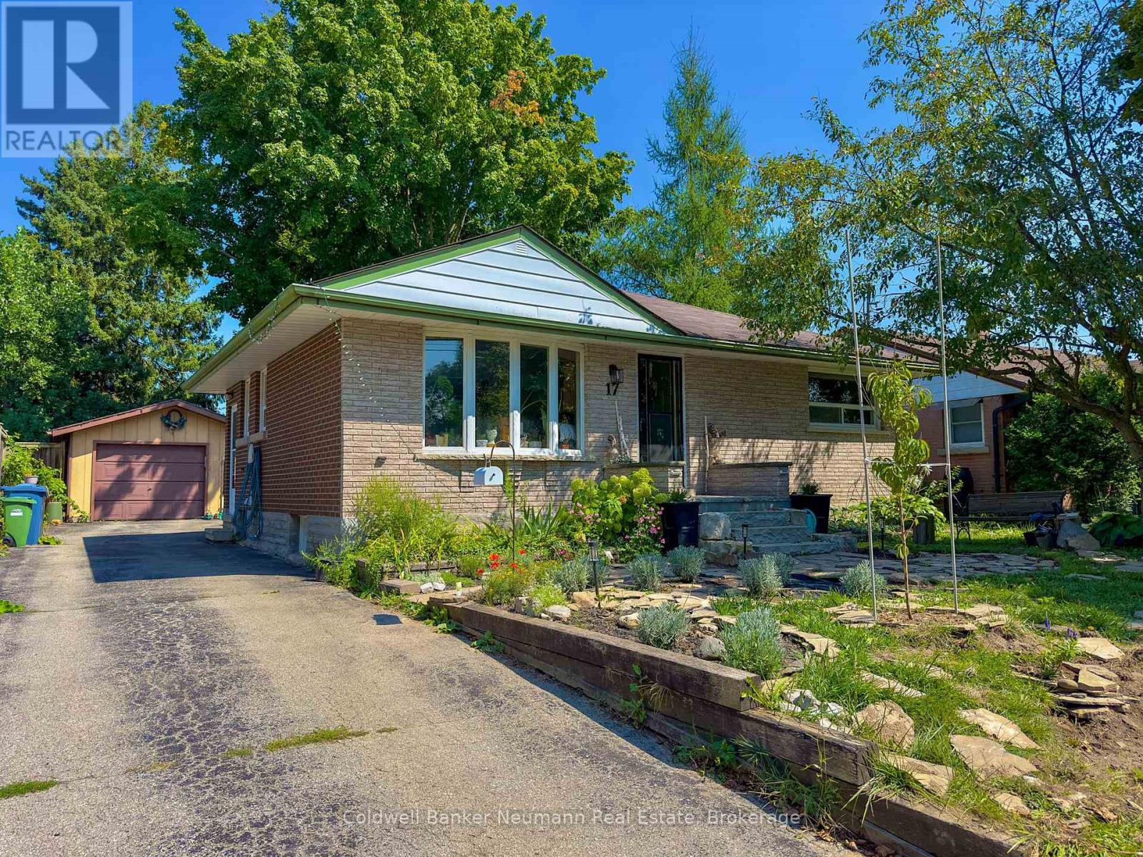 Lower - 17 Ottawa Crescent, Guelph, Ontario  N1E 2A4 - Photo 2 - X12358381