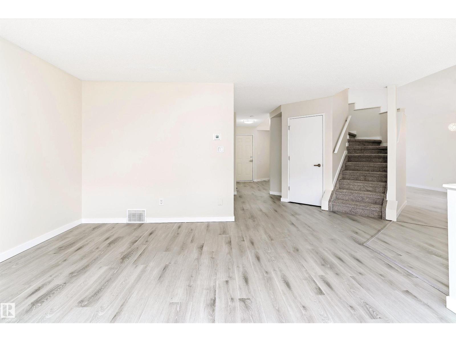 Property at 12828 144 AV NW image 4