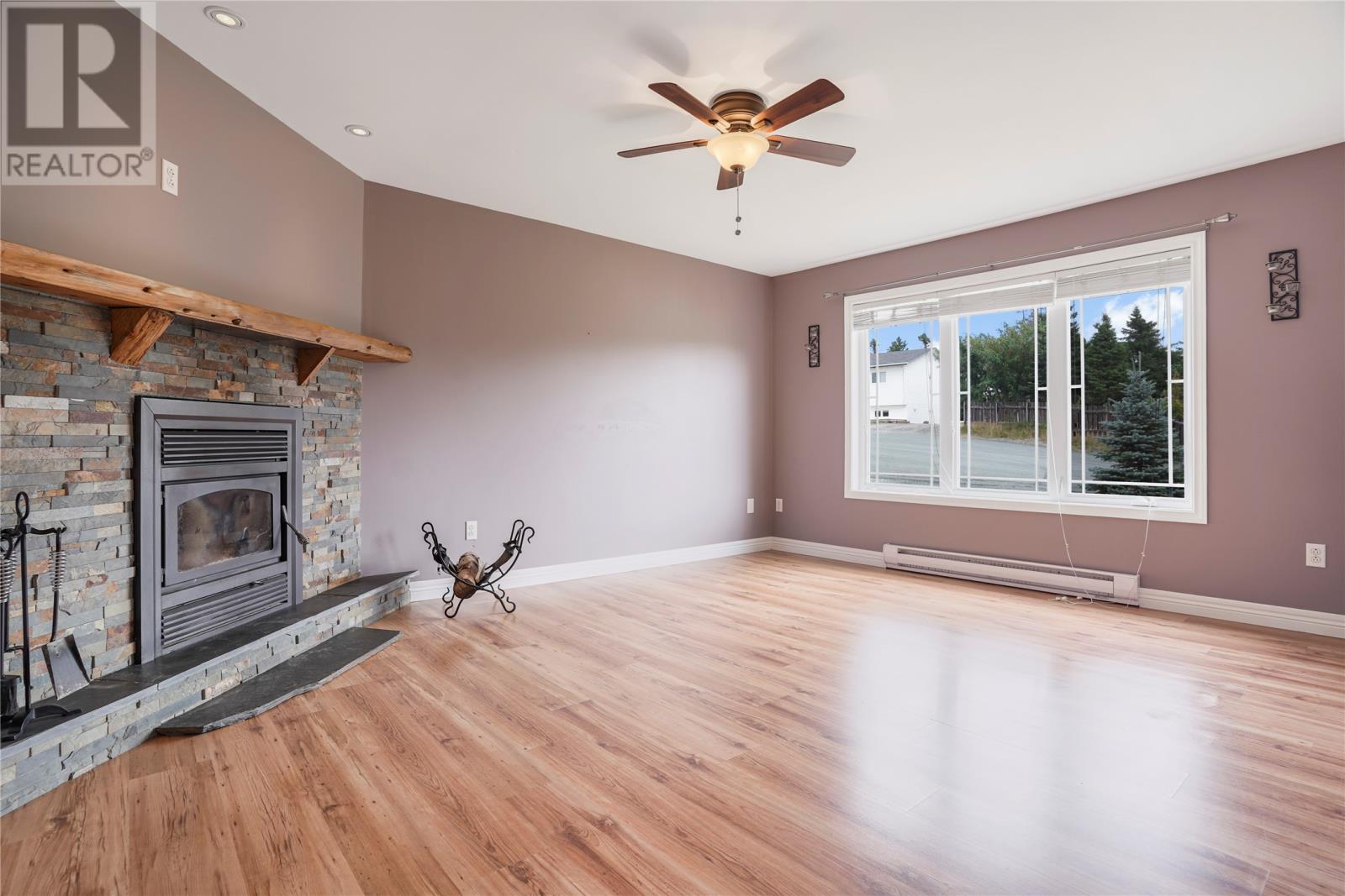 Property at 7 Leisure Lane image 3