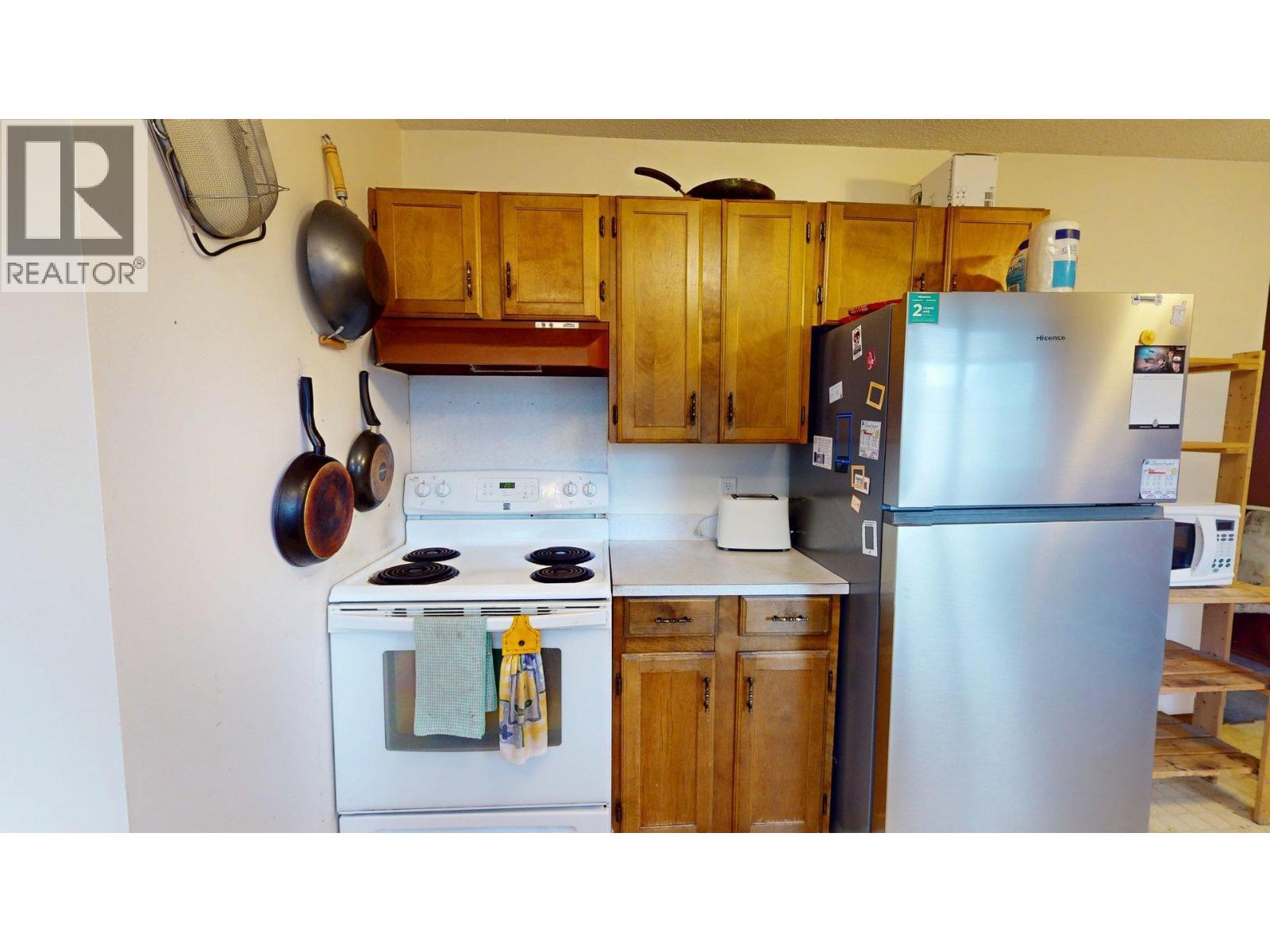 2016 Alder Street, Elkford, British Columbia  V0B 1H0 - Photo 13 - 10358055