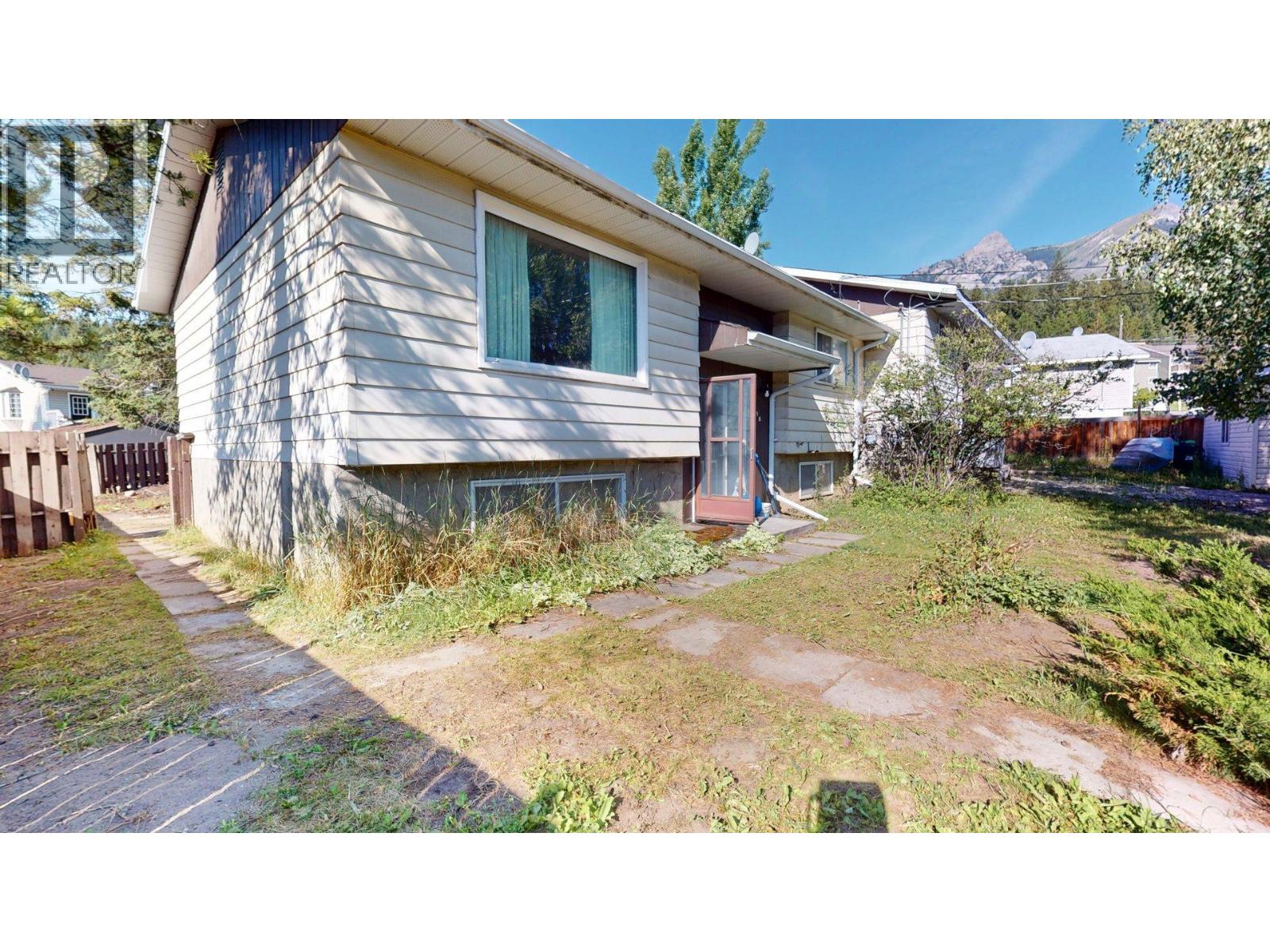 2016 Alder Street, Elkford, British Columbia  V0B 1H0 - Photo 29 - 10358055