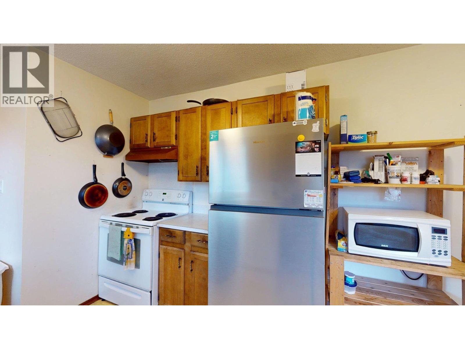 2016 Alder Street, Elkford, British Columbia  V0B 1H0 - Photo 11 - 10358055