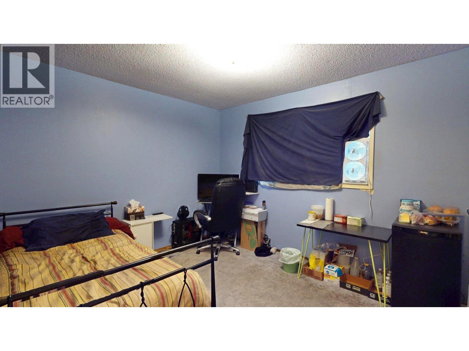 2016 Alder Street, Elkford, British Columbia  V0B 1H0 - Photo 16 - 10358055