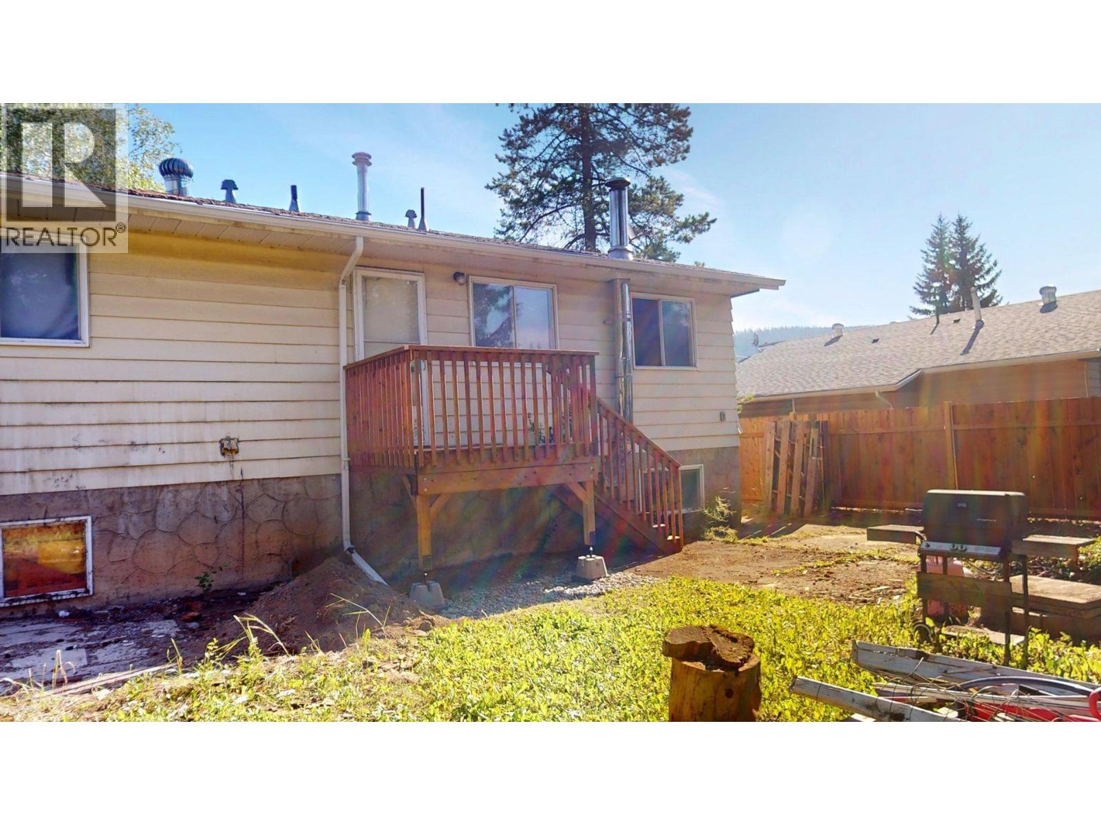 2016 Alder Street, Elkford, British Columbia  V0B 1H0 - Photo 32 - 10358055
