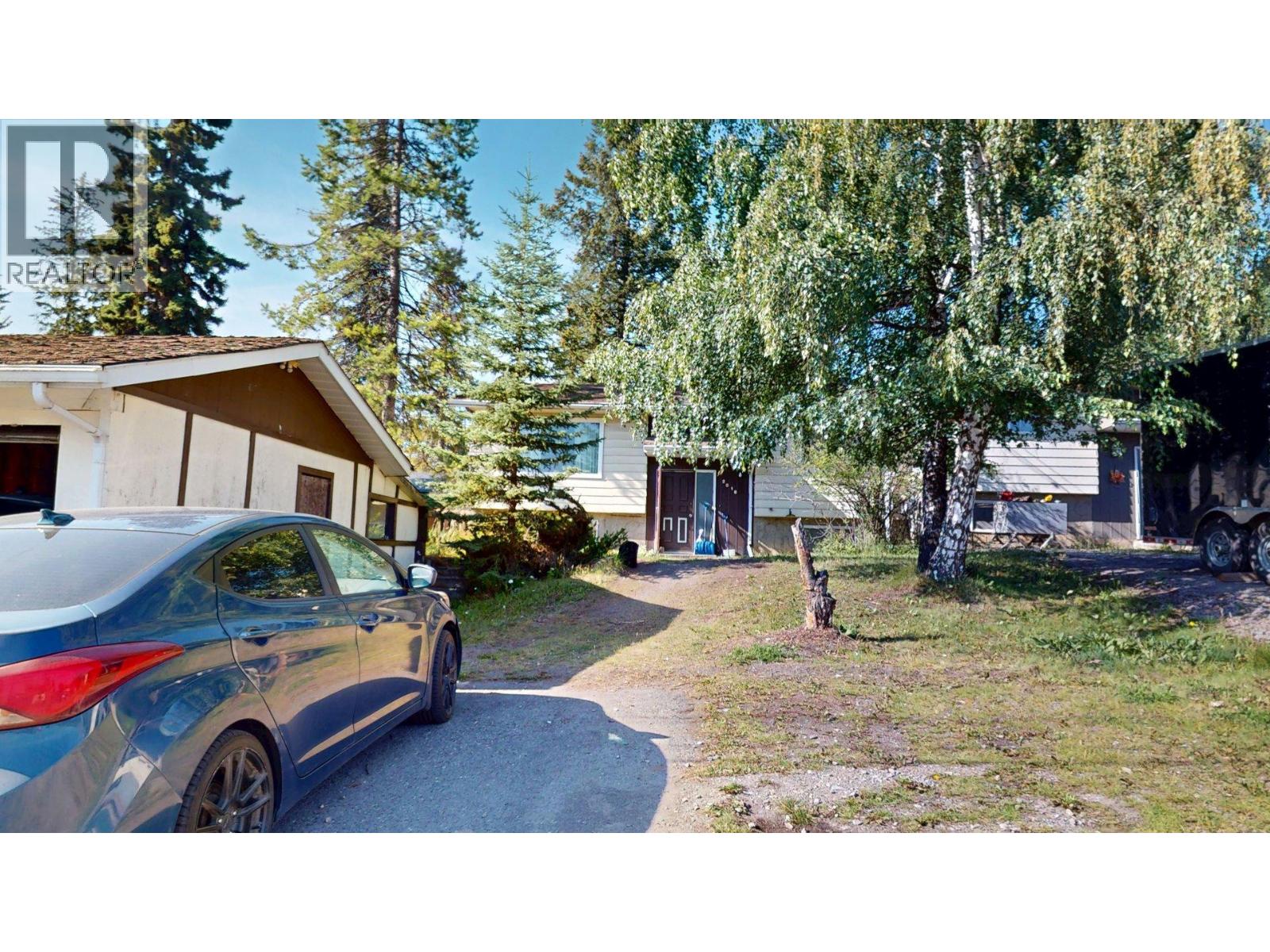 2016 Alder Street, Elkford, British Columbia  V0B 1H0 - Photo 33 - 10358055
