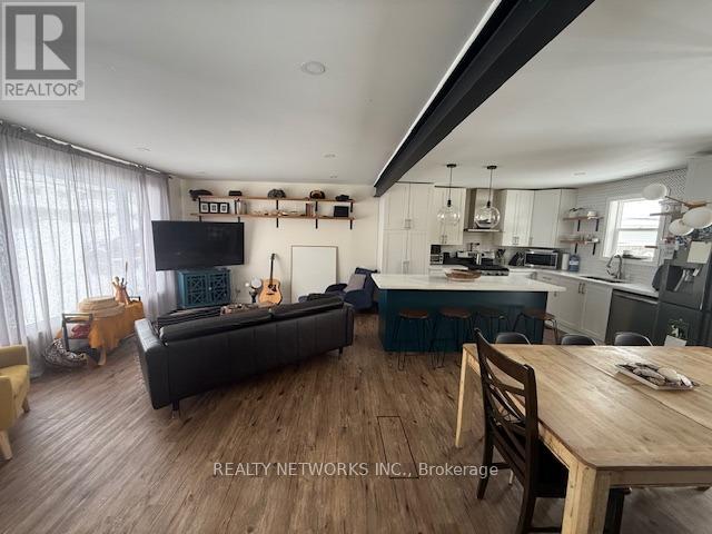 Property at 604 CEDAR STREET N image 3