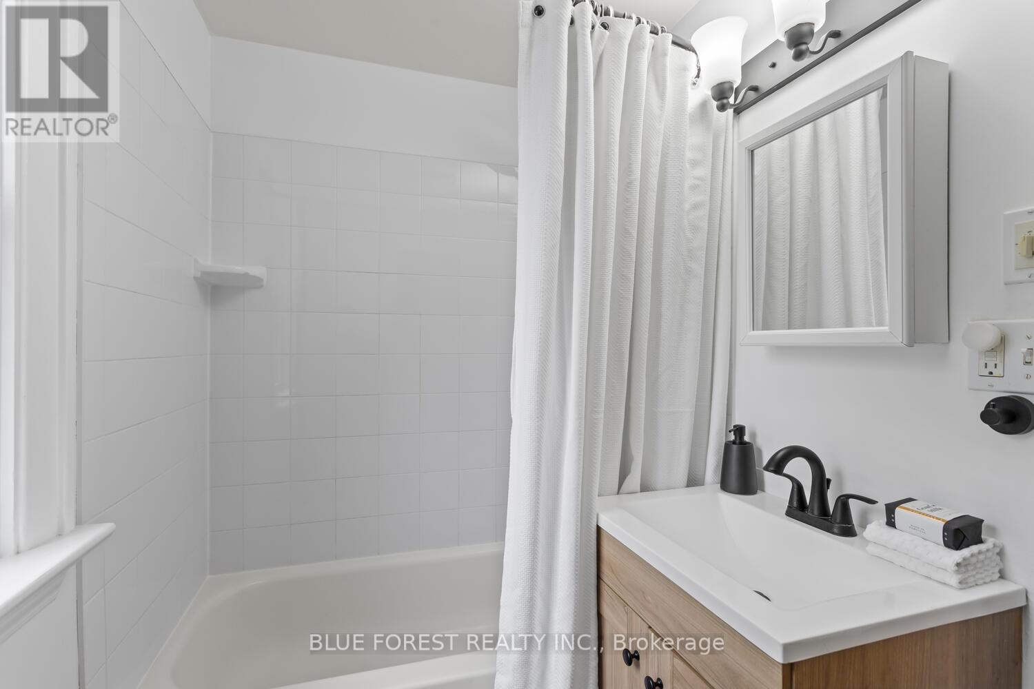7 Balmoral Avenue, London East, Ontario  N5Y 2K9 - Photo 34 - X12358397