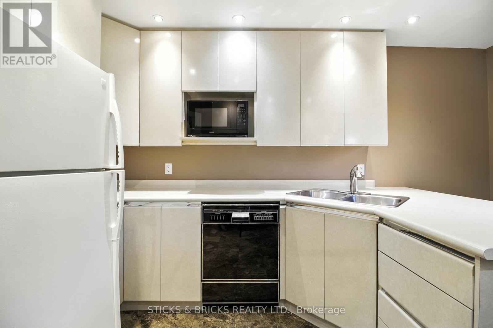 16 - 4667 Portage Road W, Niagara Falls, Ontario  L2E 6A9 - Photo 15 - X12272763