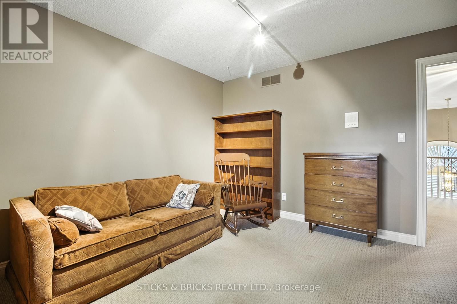 16 - 4667 Portage Road W, Niagara Falls, Ontario  L2E 6A9 - Photo 28 - X12272763