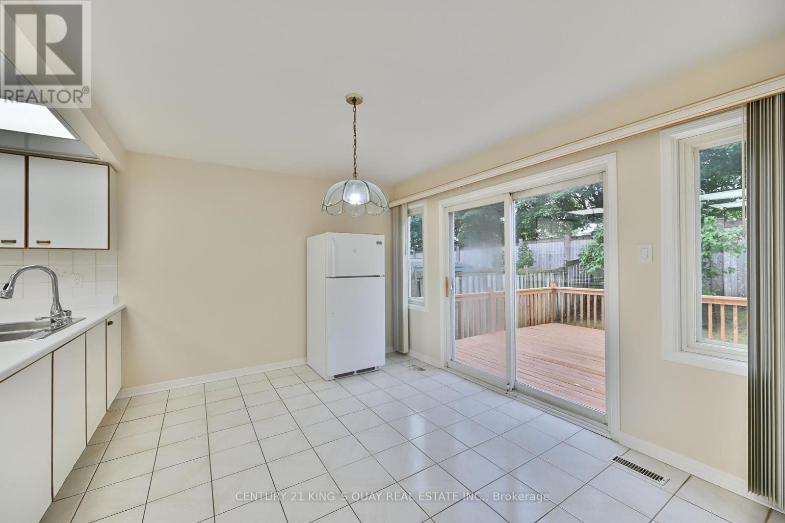 5500 Turney Drive, Mississauga, Ontario  L5M 4Y8 - Photo 12 - W12358132
