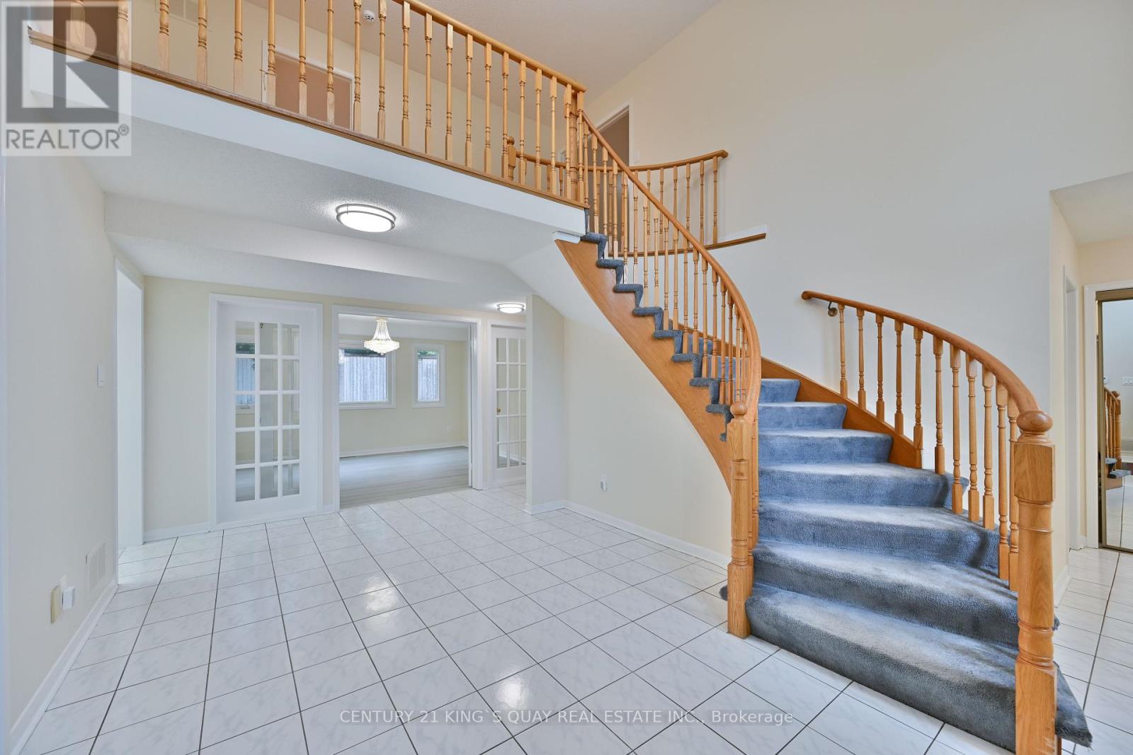 5500 Turney Drive, Mississauga, Ontario  L5M 4Y8 - Photo 4 - W12358132