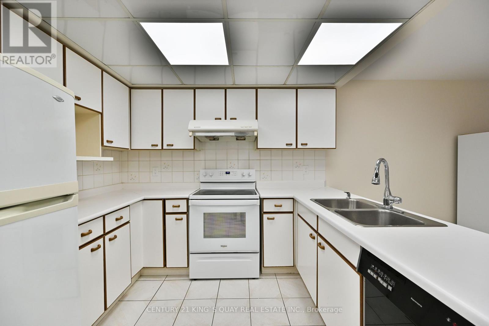 5500 Turney Drive, Mississauga, Ontario  L5M 4Y8 - Photo 9 - W12358132