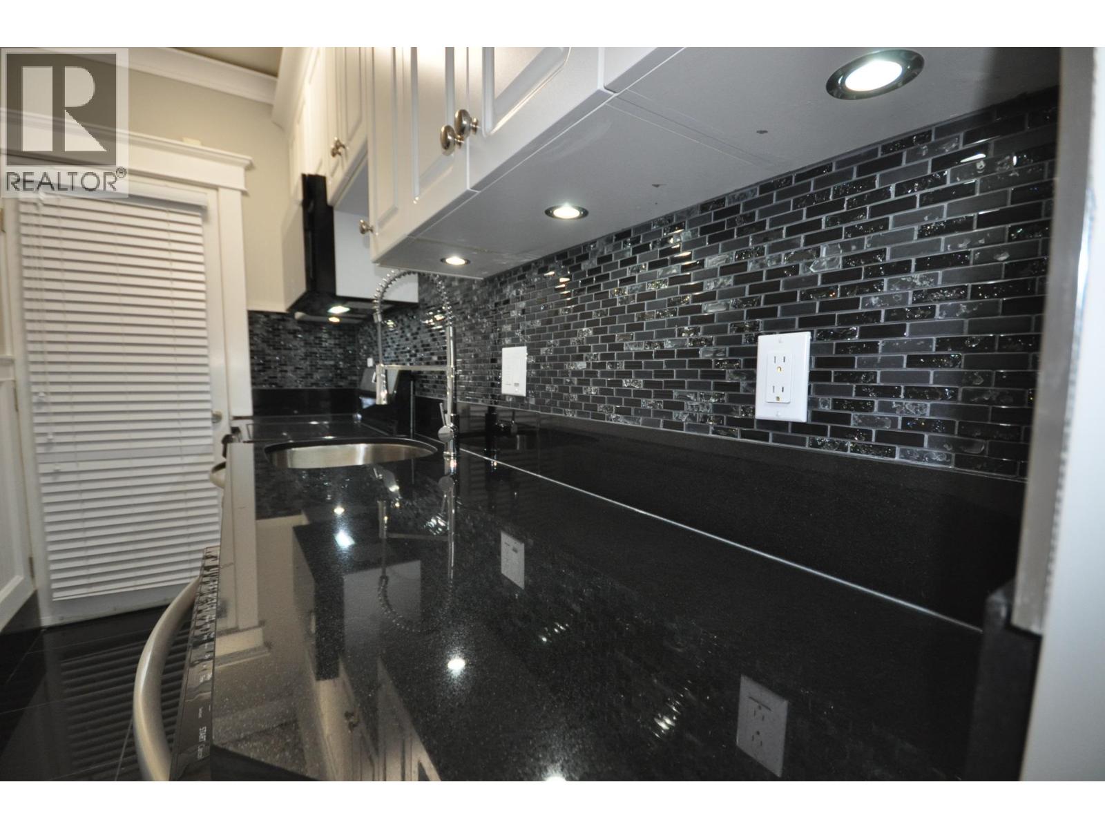 7505 Kingsway, Burnaby, British Columbia  V3N 3C1 - Photo 10 - R3039588