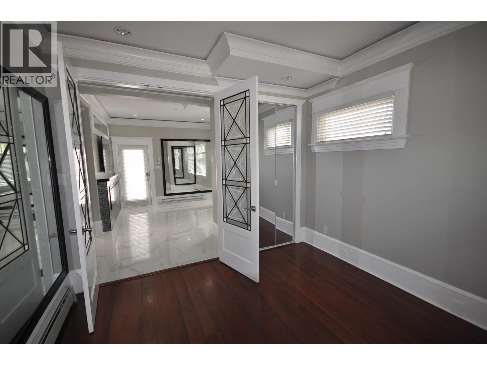 7505 Kingsway, Burnaby, British Columbia  V3N 3C1 - Photo 4 - R3039588